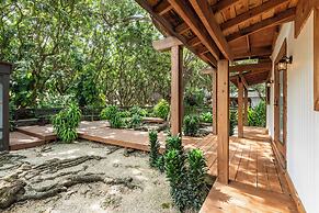 Find Peace - Tiny House in Japanese Garden