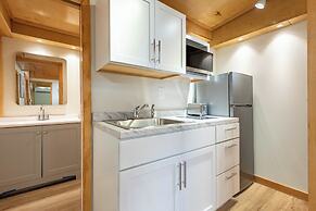 Find Peace - Tiny House in Japanese Garden