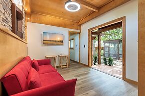 Find Peace - Tiny House in Japanese Garden