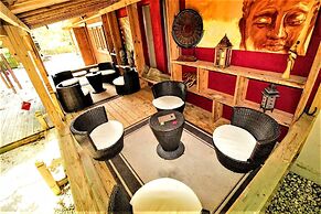 Find Peace - Tiny House in Japanese Garden