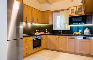 Casa di Maura - 3 Bedroom Contemporary House With Stunning sea Views