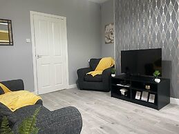 Immaculate 3-bed Apartment in Glasgow Close to M8