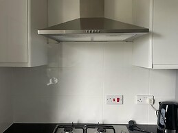 Immaculate 3-bed Apartment in Glasgow Close to M8