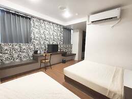 ROYAL BUSINESS HOTEL