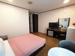 ROYAL BUSINESS HOTEL