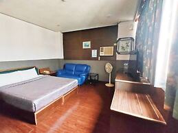 ROYAL BUSINESS HOTEL