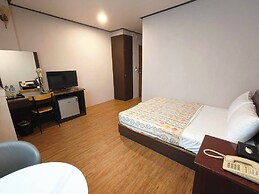 ROYAL BUSINESS HOTEL