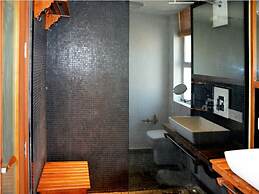 The Sky Imperial Aarivaa Luxury Homestay