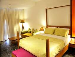 The Sky Imperial Aarivaa Luxury Homestay