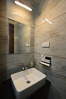 Krishna Hotel And Resort