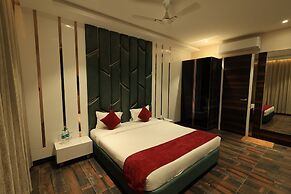 Krishna Hotel And Resort