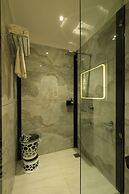 Krishna Hotel And Resort