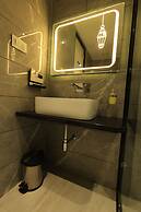 Krishna Hotel And Resort