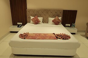 Krishna Hotel And Resort