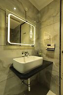 Krishna Hotel And Resort