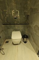 Krishna Hotel And Resort