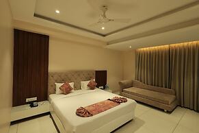 Krishna Hotel And Resort