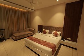 Krishna Hotel And Resort