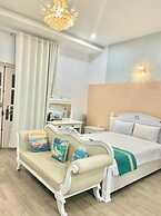 Le Petit Paris Hotel