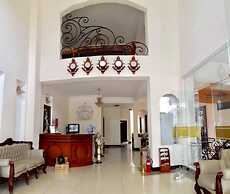 Le Petit Paris Hotel