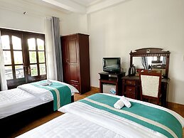 Le Petit Paris Hotel