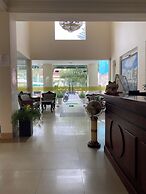 Le Petit Paris Hotel