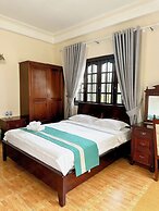 Le Petit Paris Hotel