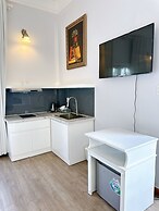 Le Petit Paris Hotel