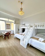 Le Petit Paris Hotel