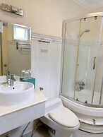 Le Petit Paris Hotel