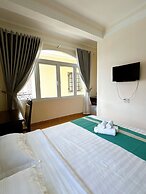 Le Petit Paris Hotel