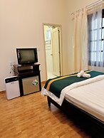 Le Petit Paris Hotel