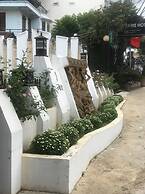 Le Petit Paris Hotel