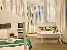 Le Petit Paris Hotel