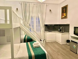 Le Petit Paris Hotel