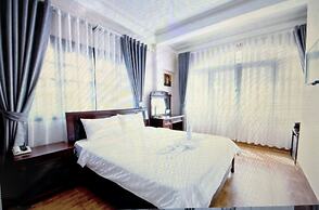 Le Petit Paris Hotel