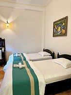 Le Petit Paris Hotel