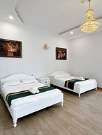 Le Petit Paris Hotel