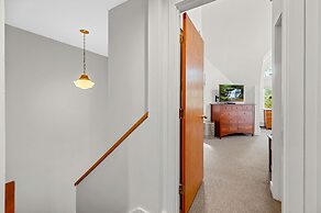 Beautiful 2br/2ba Fall Line Condo W/ Mountain Views, Pool, Hot Tub, Sa