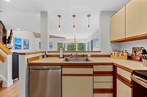 Beautiful 2br/2ba Fall Line Condo W/ Mountain Views, Pool, Hot Tub, Sa