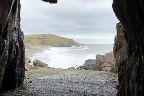 Caravan - Sleeps 4 - Pet Friendly - Parking