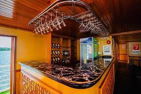 halong marina bay cruise