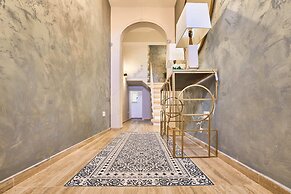 Luxury House With Pool