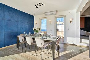 Luxury House With Pool