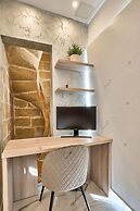 Luxury House With Pool