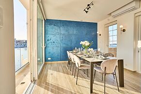 Luxury House With Pool