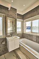 Luxury House With Pool