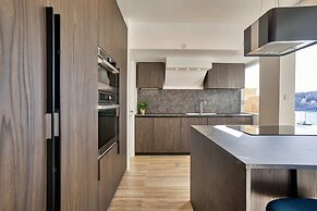 Luxury House With Pool