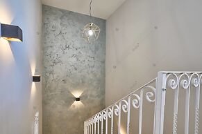 Luxury House With Pool