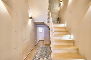 Luxury House With Pool